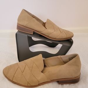 American Eagle tan loafers size 8.5